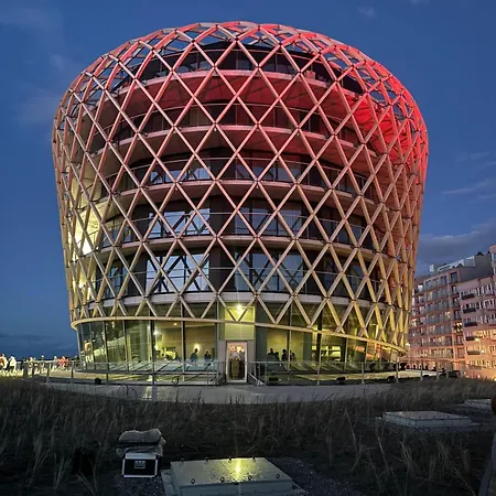 Casino *